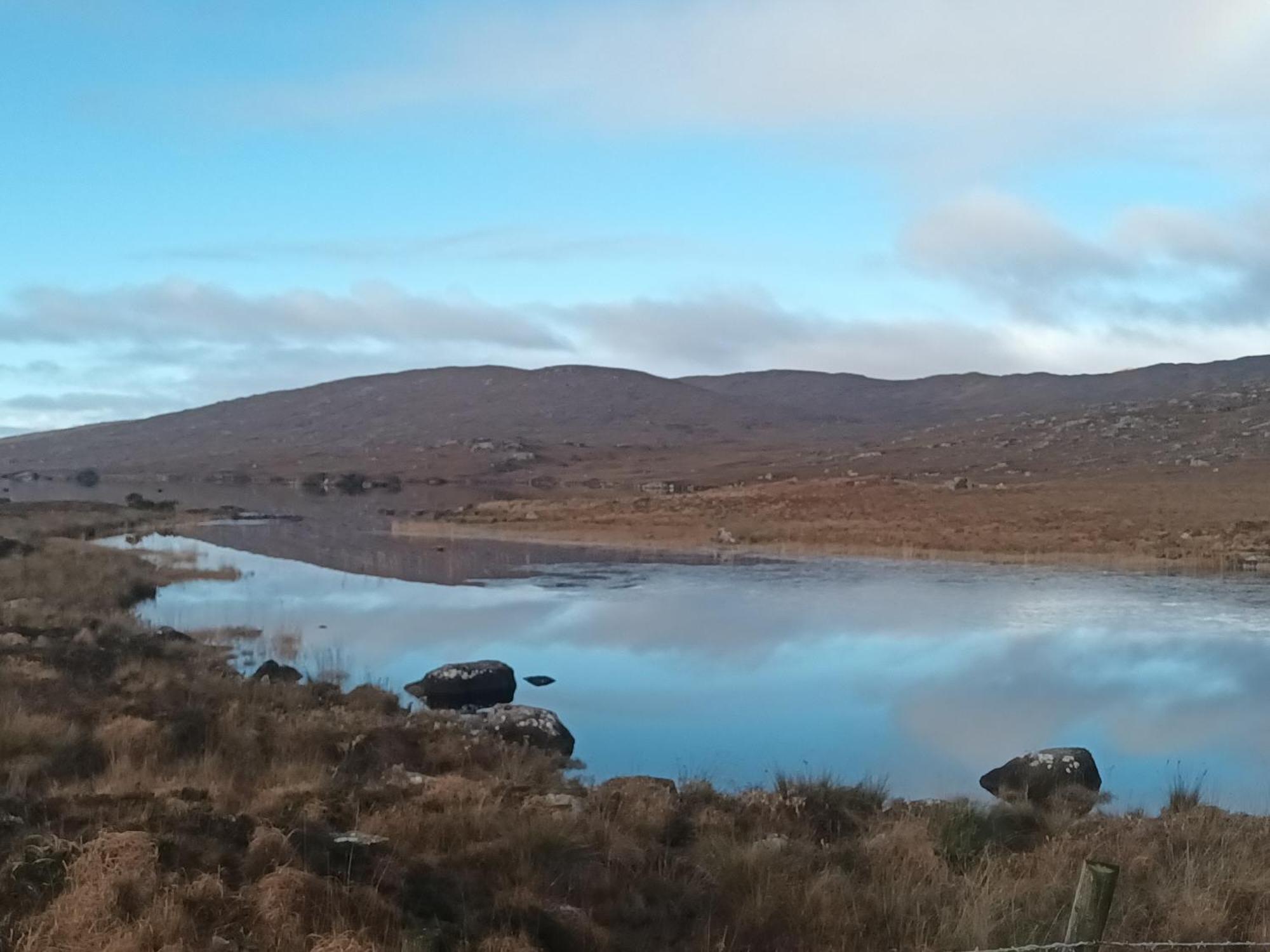 Connemara Lake View Apartment Camus Eighter المظهر الخارجي الصورة