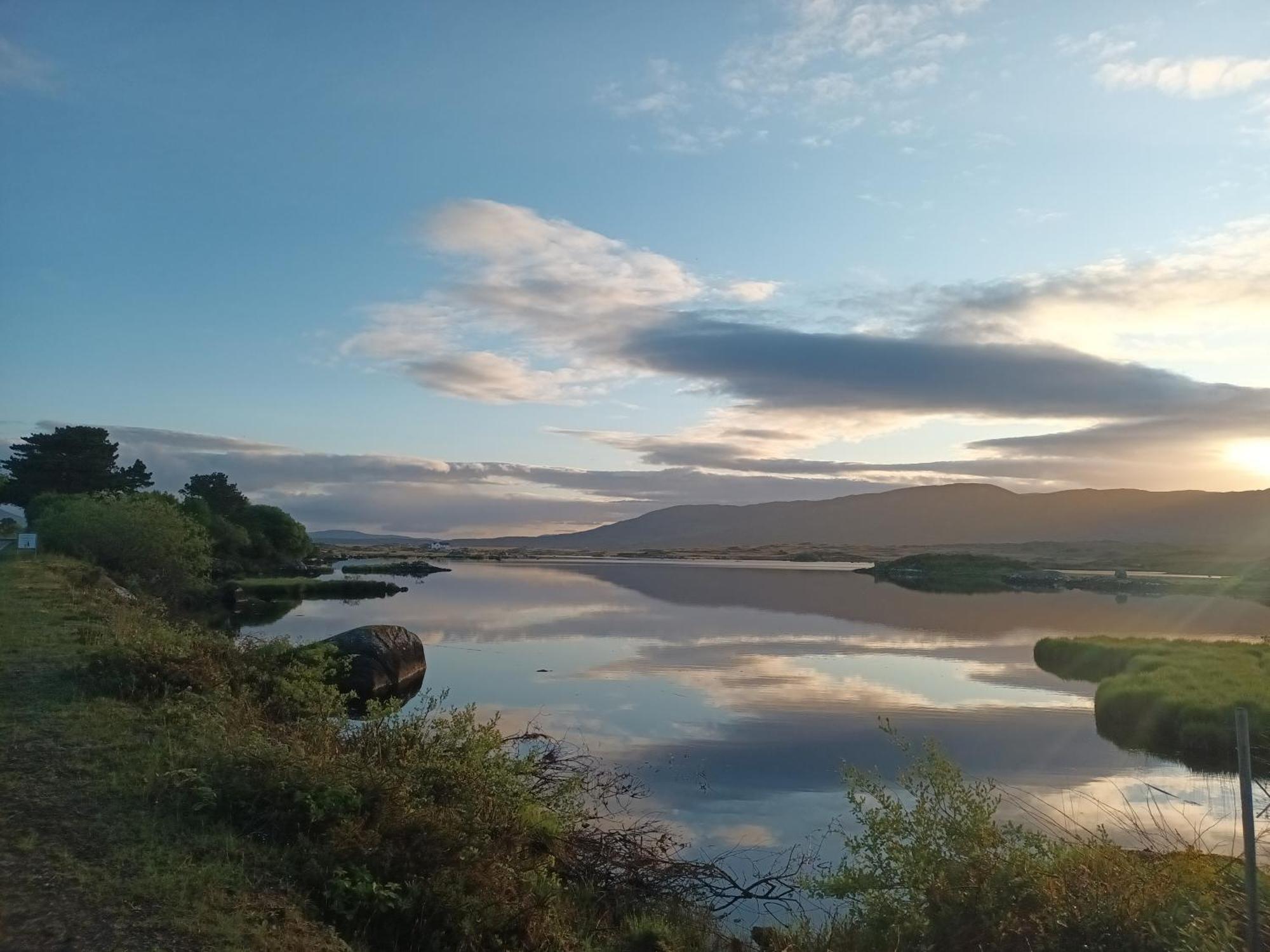Connemara Lake View Apartment Camus Eighter المظهر الخارجي الصورة